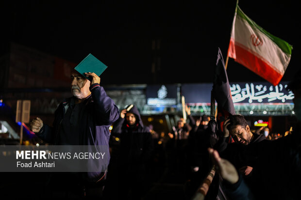 احیای شب نوزدهم ماه مبارک رمضان در میدان شهدای هفتم تیر تهران