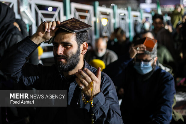 احیای شب نوزدهم ماه مبارک رمضان در میدان شهدای هفتم تیر تهران