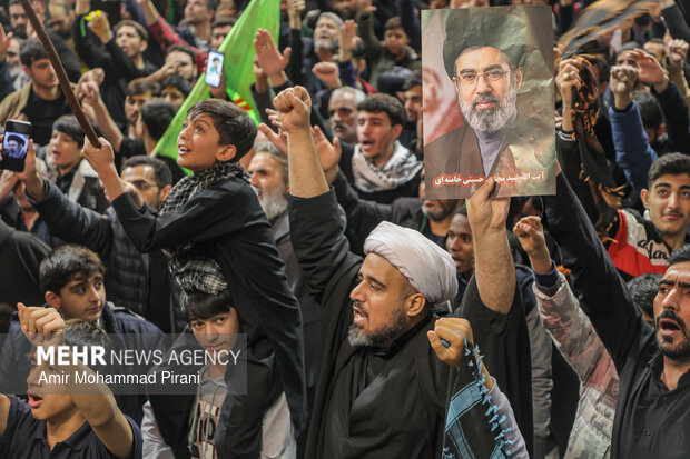 شادی مردم قم پس از اعلام رهبری آیت الله مجتبی خامنه‌ای