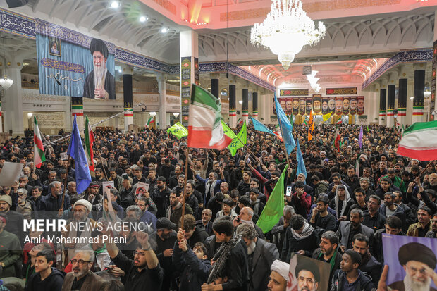شادی مردم قم پس از اعلام رهبری آیت الله مجتبی خامنه‌ای