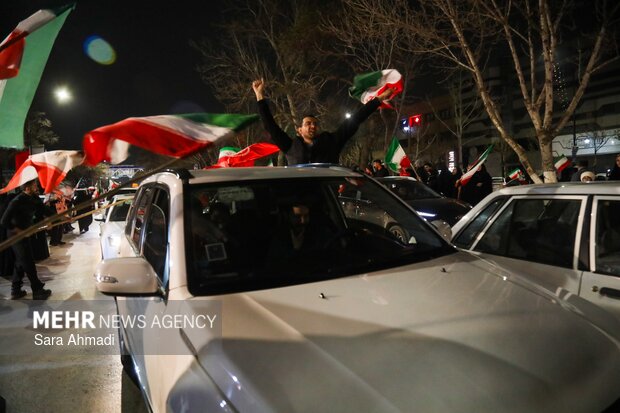 شادی مردم مشهد پس از اعلام رهبری آیت الله مجتبی خامنه‌ای