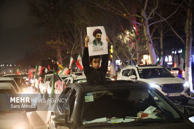 بیعت با رهبر معظم انقلاب؛ راه پیروزی هموار شد