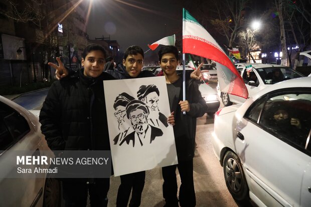 بیعت دانش آموزان شهرستان مرزی سرخس با رهبر معظم انقلاب