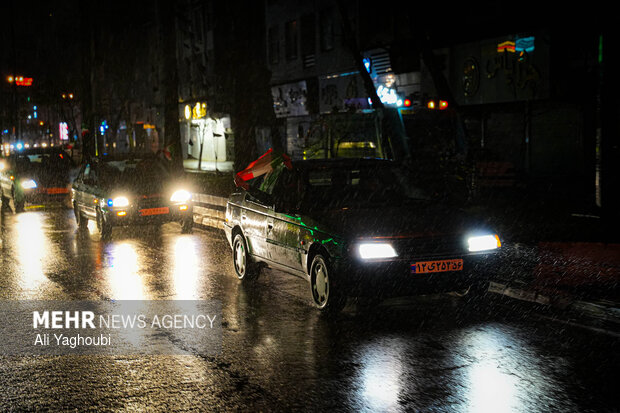 شادی مردم رشت پس از اعلام رهبری آیت الله مجتبی خامنه‌ای