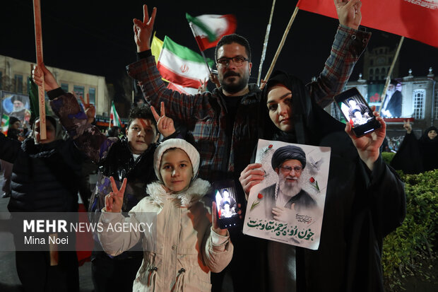 شادی مردم تبریز پس از اعلام رهبری آیت الله مجتبی خامنه‌ای