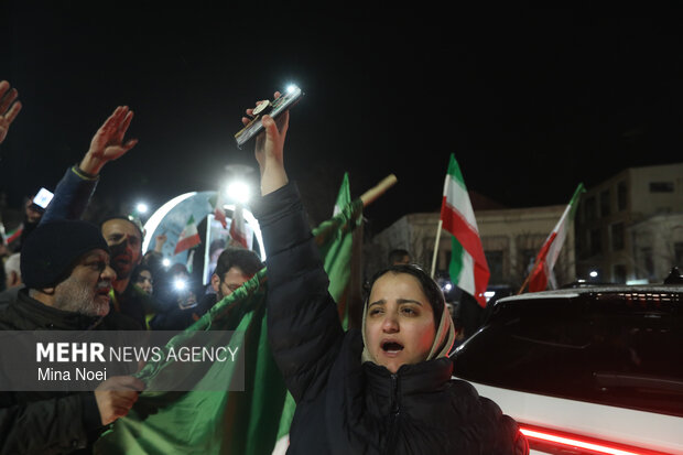 شادی مردم تبریز پس از اعلام رهبری آیت الله مجتبی خامنه‌ای