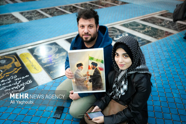 شادی مردم رشت پس از اعلام رهبری آیت الله مجتبی خامنه‌ای