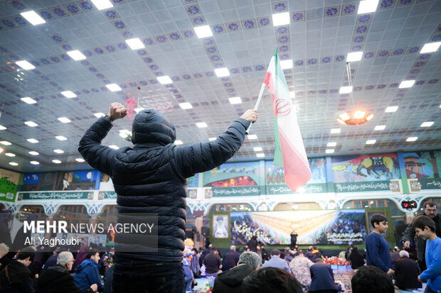 شادی مردم رشت پس از اعلام رهبری آیت الله مجتبی خامنه‌ای