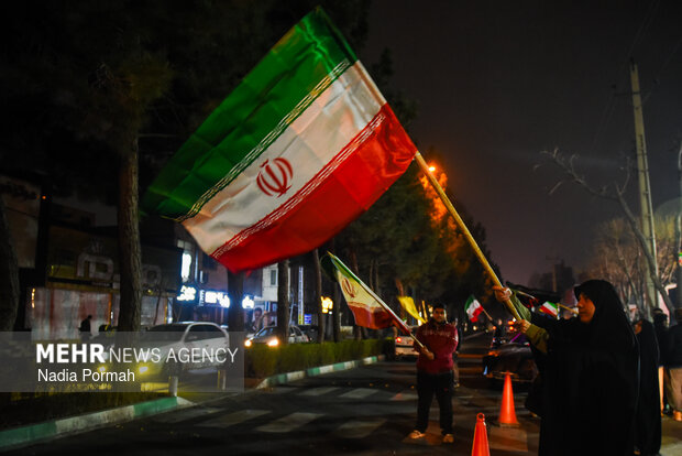 شادی مردم کرج پس از اعلام رهبری آیت الله مجتبی خامنه‌ای