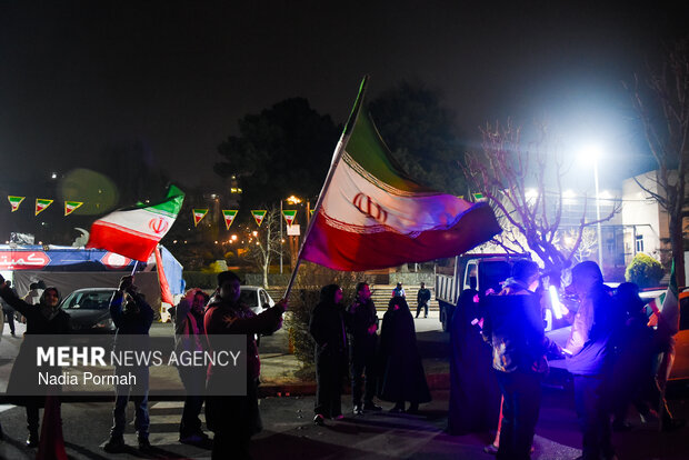 شادی مردم کرج پس از اعلام رهبری آیت الله مجتبی خامنه‌ای