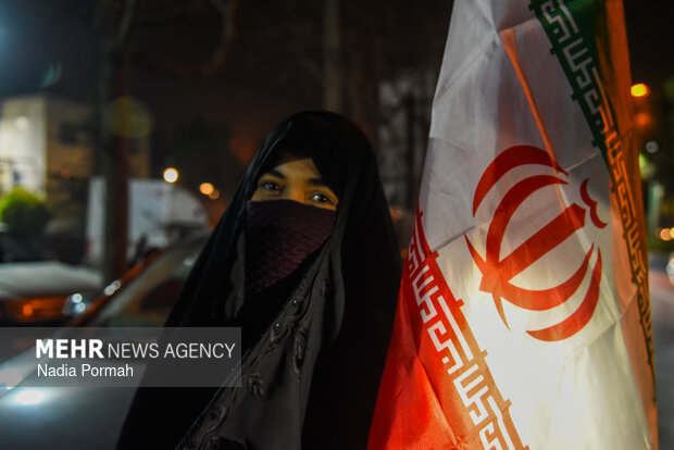 شادی مردم کرج پس از اعلام رهبری آیت الله مجتبی خامنه‌ای