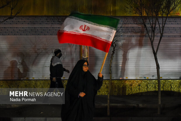 شادی مردم کرج پس از اعلام رهبری آیت الله مجتبی خامنه‌ای