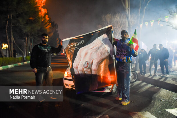 شادی مردم کرج پس از اعلام رهبری آیت الله مجتبی خامنه‌ای