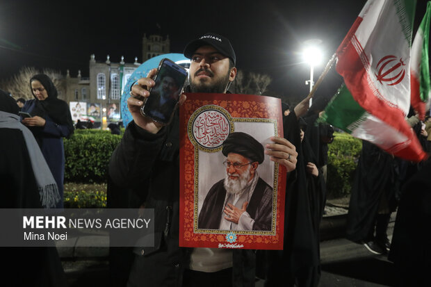 شادی مردم تبریز پس از اعلام رهبری آیت الله مجتبی خامنه‌ای