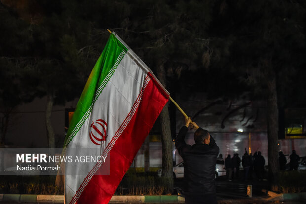 شادی مردم کرج پس از اعلام رهبری آیت الله مجتبی خامنه‌ای