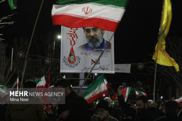 شادی مردم تبریز پس از اعلام رهبری آیت الله مجتبی خامنه‌ای