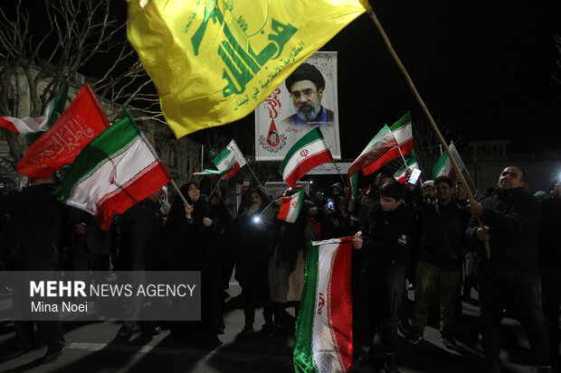 شادی مردم تبریز پس از اعلام رهبری آیت الله مجتبی خامنه‌ای