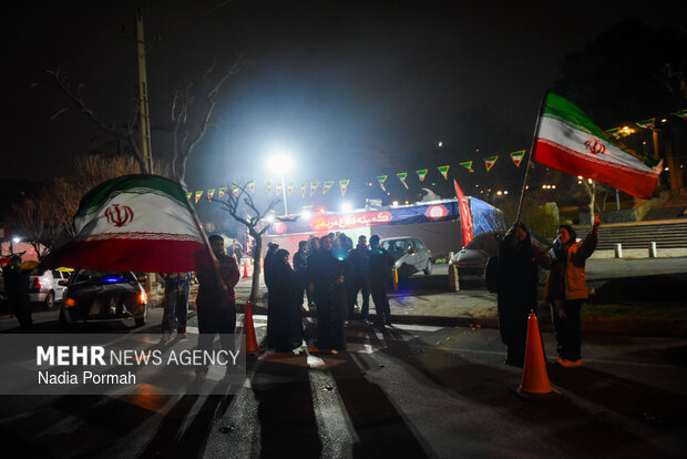 شادی مردم کرج پس از اعلام رهبری آیت الله مجتبی خامنه‌ای