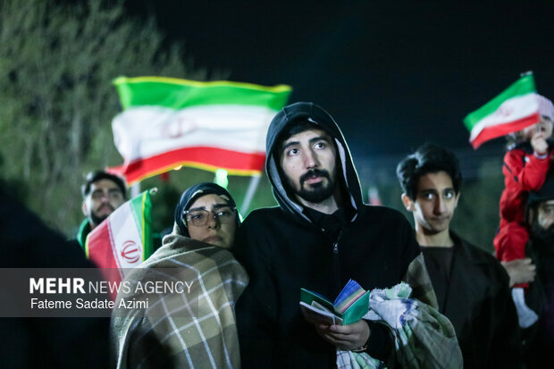شادی مردم قم پس از اعلام رهبری آیت الله مجتبی خامنه‌ای