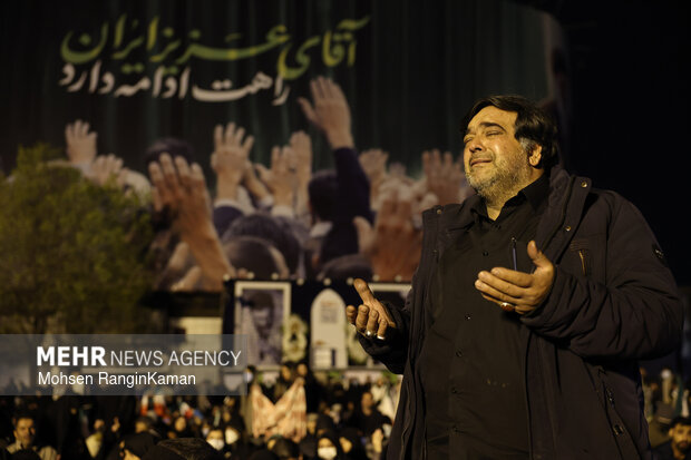 احیای شب نوزدهم ماه مبارک رمضان در میدان انقلاب اسلامی تهران