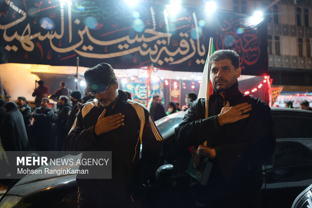 احیای شب نوزدهم ماه مبارک رمضان در میدان انقلاب اسلامی تهران