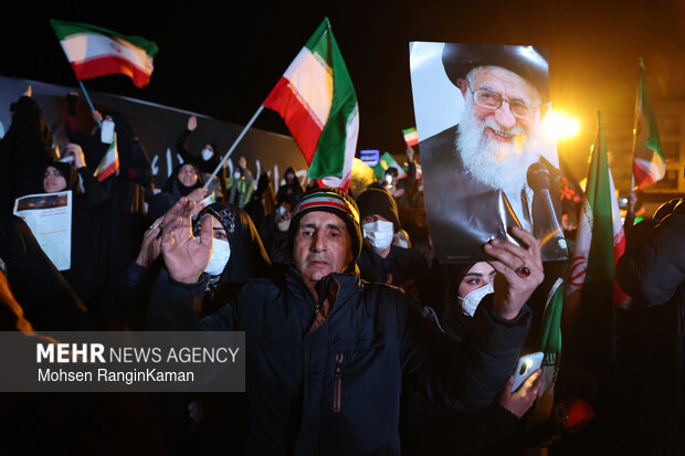 احیای شب نوزدهم ماه مبارک رمضان در میدان انقلاب اسلامی تهران