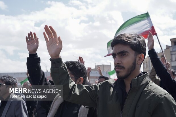 تشییع شهدای اقتدار و بیعت مردم کرمان با آیت الله مجتبی خامنه ای