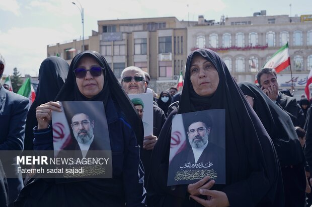 تشییع شهدای اقتدار و بیعت مردم کرمان با آیت الله مجتبی خامنه ای