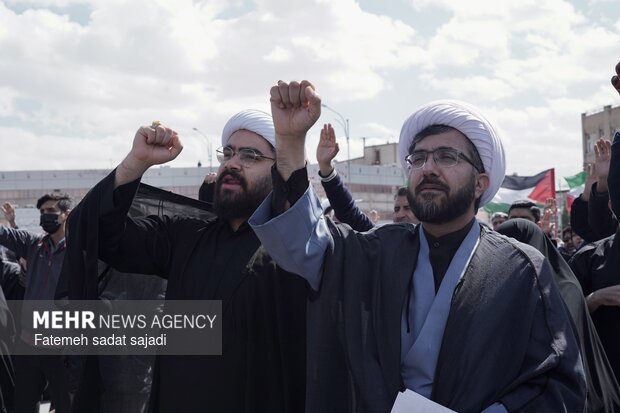 تشییع شهدای اقتدار و بیعت مردم کرمان با آیت الله مجتبی خامنه ای