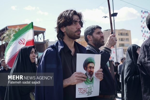 تشییع شهدای اقتدار و بیعت مردم کرمان با آیت الله مجتبی خامنه ای