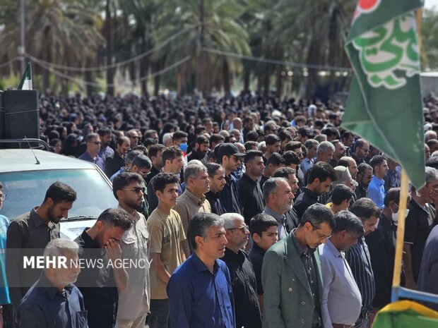 پیکر مطهر ۴ شهید در حاجی آباد تشییع شد