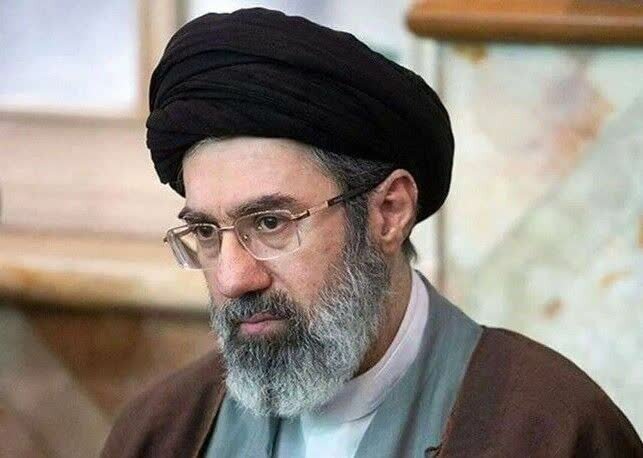 بیعت مدیران و هنرمندان با امام امت؛ پیش به سوی پیشرفت برای ایران قوی بیعت مدیران و هنرمندان با امام امت؛ پیش به سوی پیشرفت برای ایران قوی
