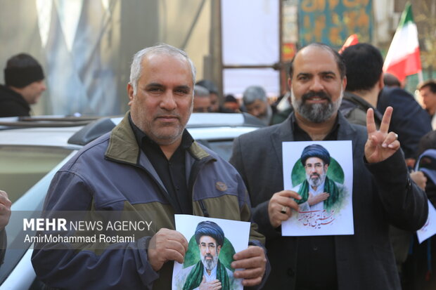 بیعت مردم ورامین با رهبر جدید