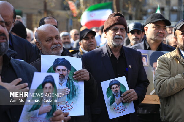 بیعت مردم ورامین با رهبر جدید