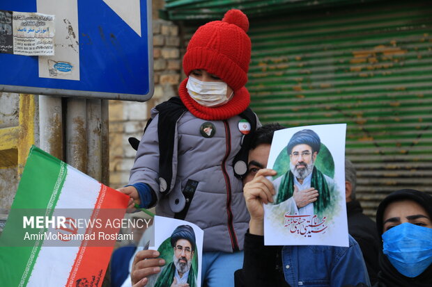 بیعت مردم ورامین با رهبر جدید