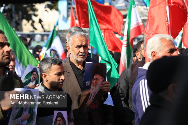 بیعت مردم ورامین با رهبر جدید