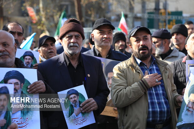 بیعت مردم ورامین با رهبر جدید