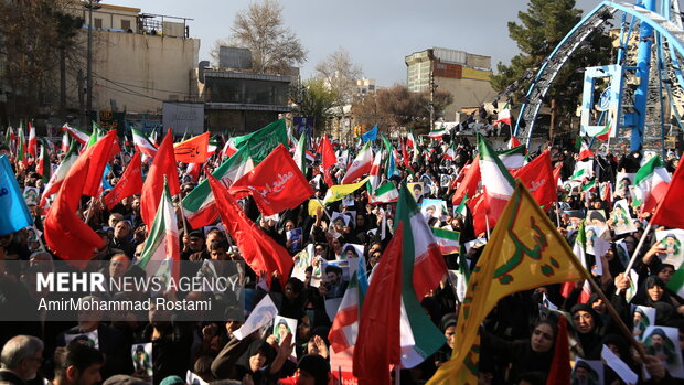 بیعت مردم ورامین با رهبر جدید