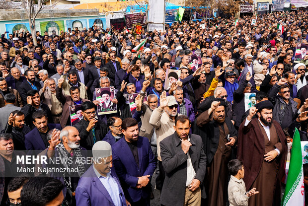 اجتماع بیعت مردم یاسوج با آیت الله سید مجتبی خامنه‌ای