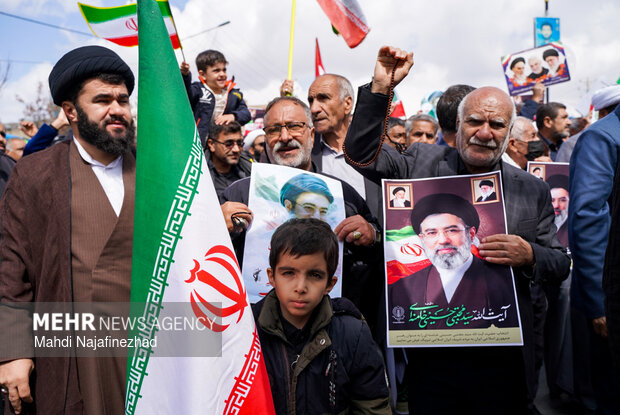 اجتماع بیعت مردم یاسوج با آیت الله سید مجتبی خامنه‌ای