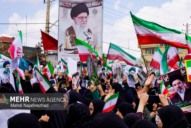 اجتماع بیعت مردم یاسوج با آیت الله سید مجتبی خامنه‌ای