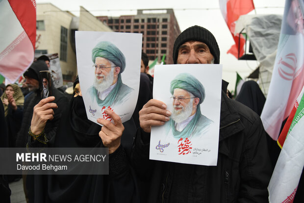 اجتماع مردمی بیعت با رهبر سوم انقلاب اسلامی در مشهد