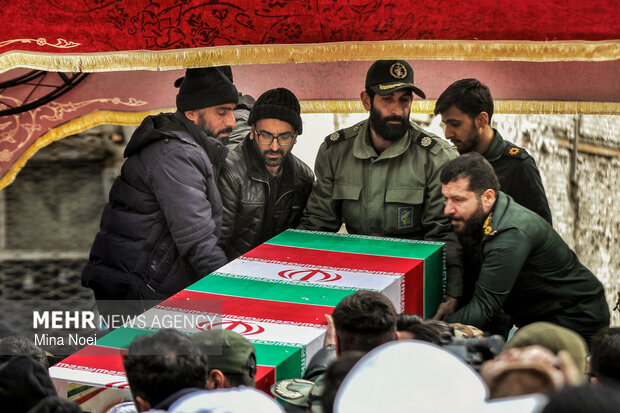 تشییع پیکر مطهر ۵ شهید جنگ رمضان در تبریز