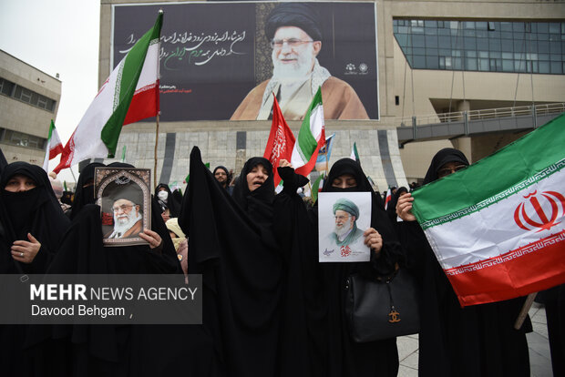 اجتماع مردمی بیعت با رهبر سوم انقلاب اسلامی در مشهد
