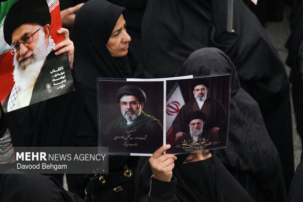 اجتماع مردمی بیعت با رهبر سوم انقلاب اسلامی در مشهد