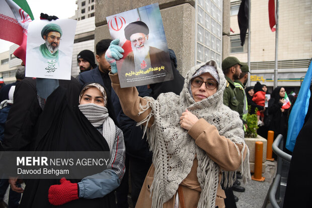 اجتماع مردمی بیعت با رهبر سوم انقلاب اسلامی در مشهد