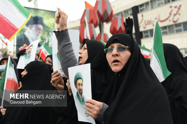 اجتماع مردمی بیعت با رهبر سوم انقلاب اسلامی در مشهد