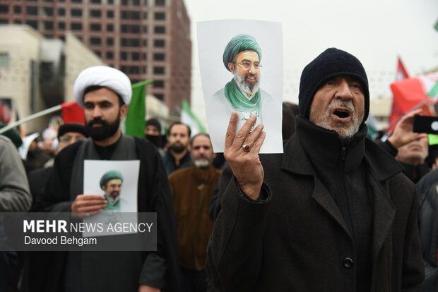اجتماع مردمی بیعت با رهبر سوم انقلاب اسلامی در مشهد