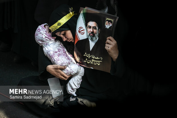 مراسم بیعت با سومین رهبر انقلاب اسلامی در تهران