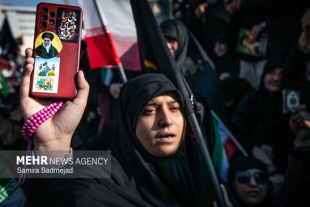مراسم بیعت با سومین رهبر انقلاب اسلامی در تهران